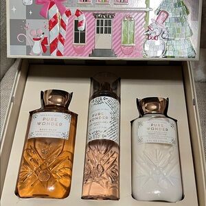 Bath and Body Works Holiday Gift Box - Scent Pure Wonder